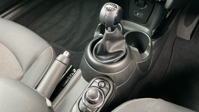 MINI Hatchback 1.5 Cooper Classic 3dr Petrol Hatchback